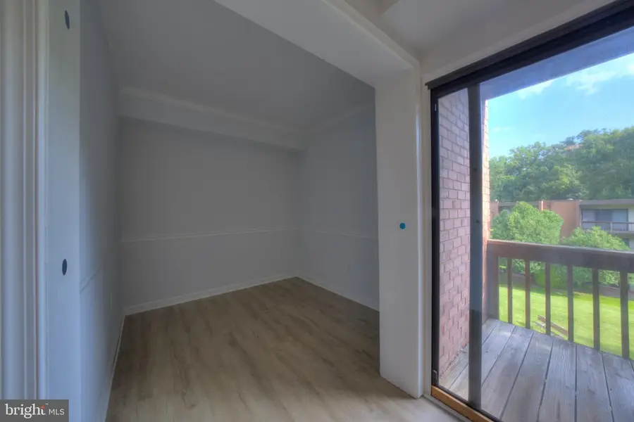 10725 W West Dr #303, Fairfax, VA 22030 - #3