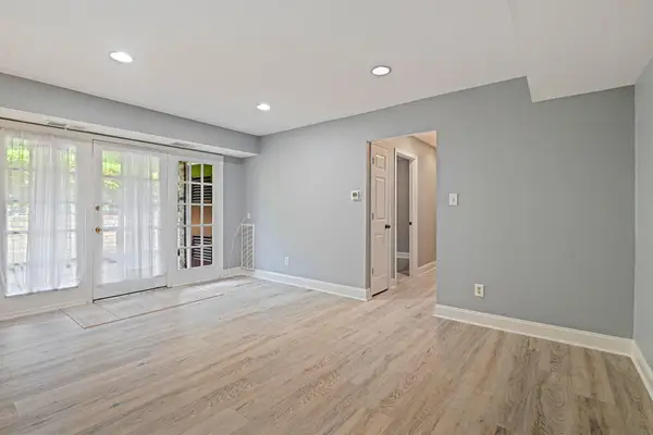 3860 Lyndhurst Dr #101, FAIRFAX, VA 22031
