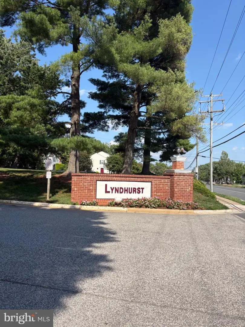 3890 Lyndhurst Dr #201, Fairfax, VA 22031 - #1