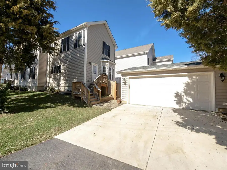 10802 Second St, Fairfax, VA 22030 - #3