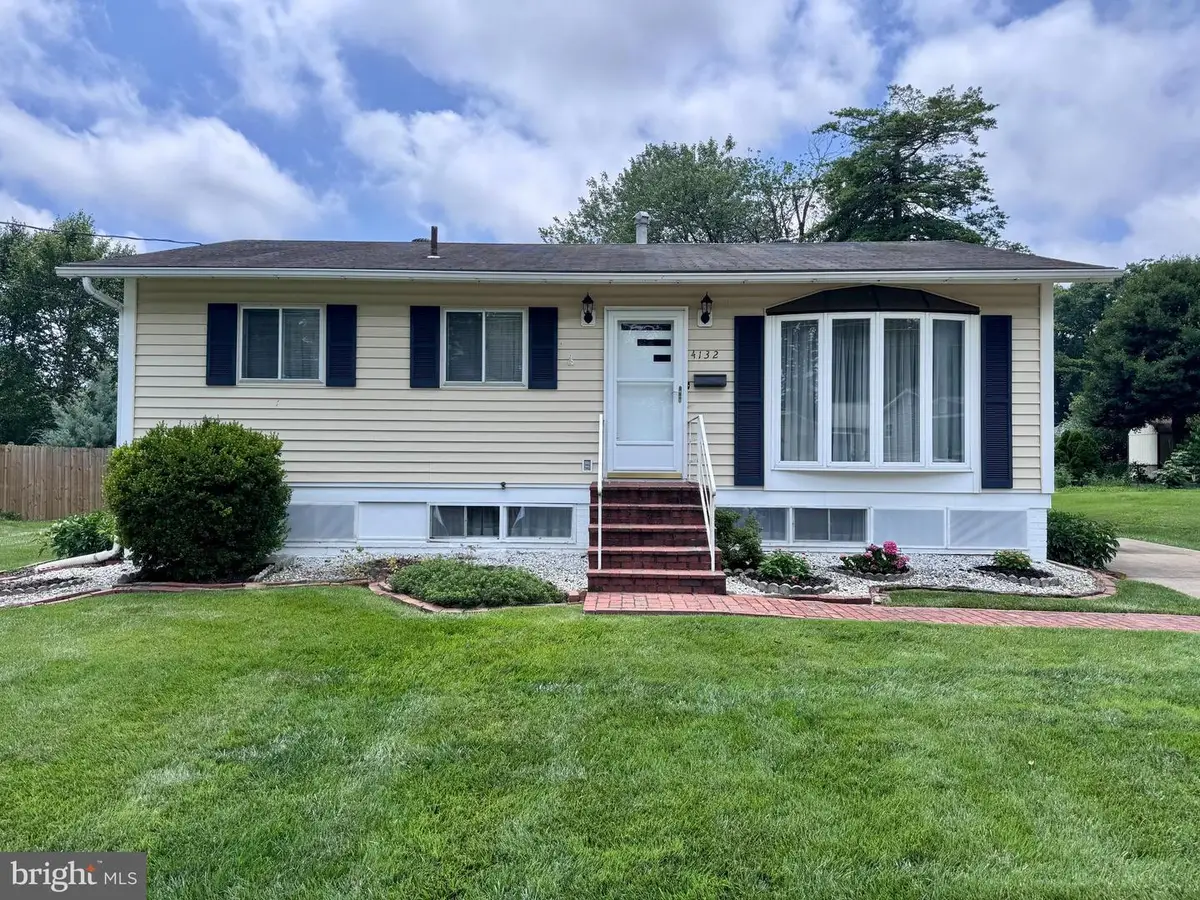 4132 Locust Ln, Fairfax, VA 22030 - #1