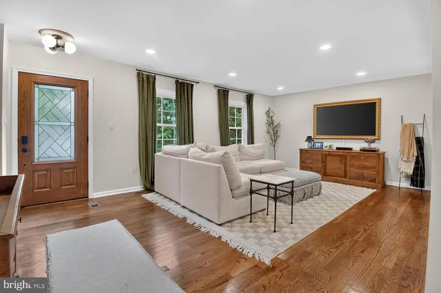 4020 Roberts Rd, Fairfax, VA 22032 - #3