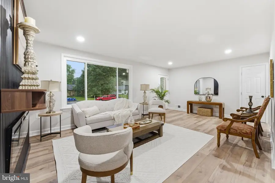 3629 Parklane Rd, Fairfax, VA 22030 - #2