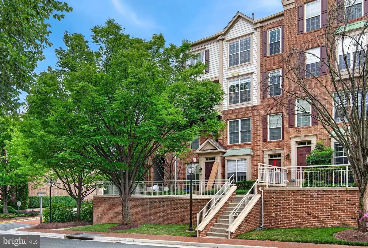 10349 Sager Ave #301, Fairfax, VA 22030 - #1