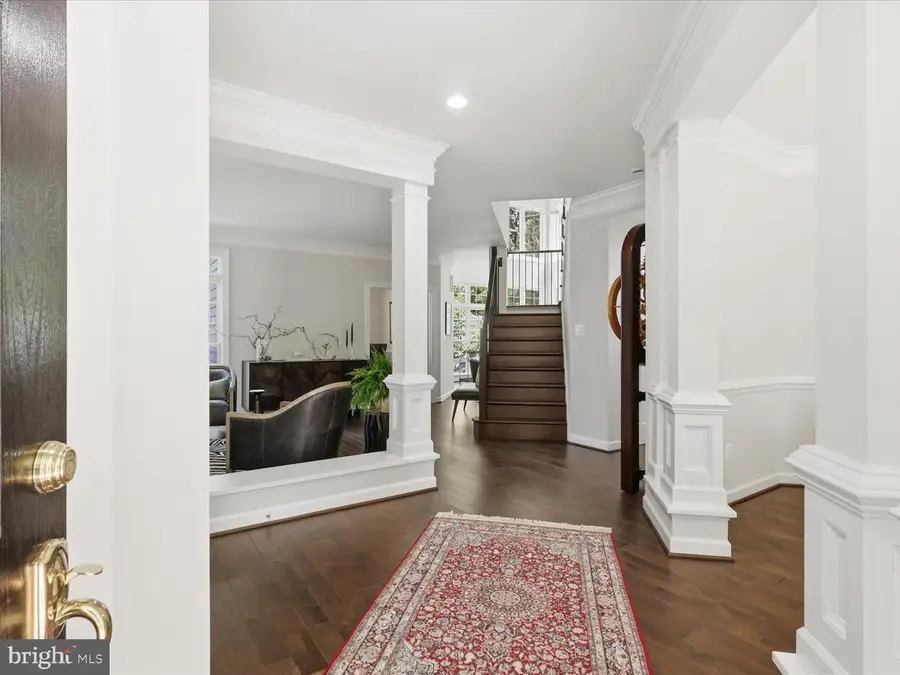 10090 Cover Pl, Fairfax, VA 22030 - #3