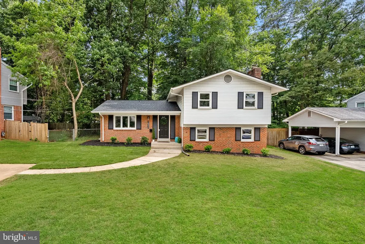 10217 Shiloh St, Fairfax, VA 22030 - #1
