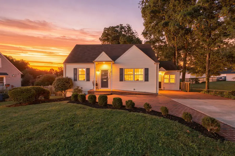 4103 Woodland Dr, Fairfax, VA 22030 - #3