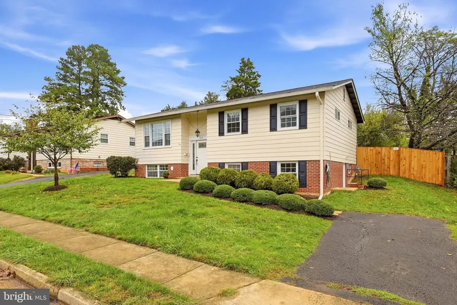 3610 Heritage Ln, Fairfax, VA 22030 - #3