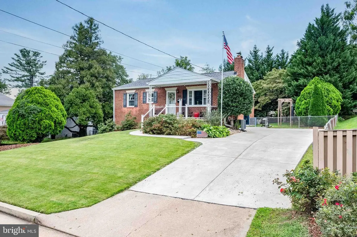 3735 Richard Ave, Fairfax, VA 22031 - #1