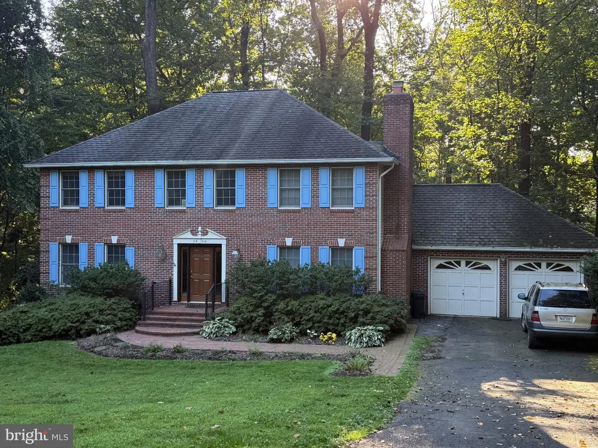 3806 Haynsworth Pl, Fairfax, VA 22031 - #1