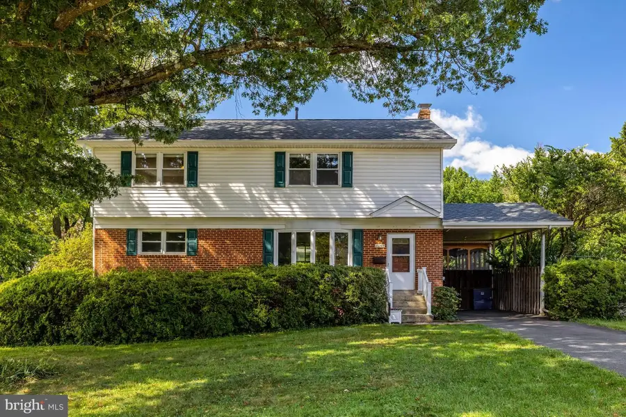 10244 Dale Dr, Fairfax, VA 22030 - #2