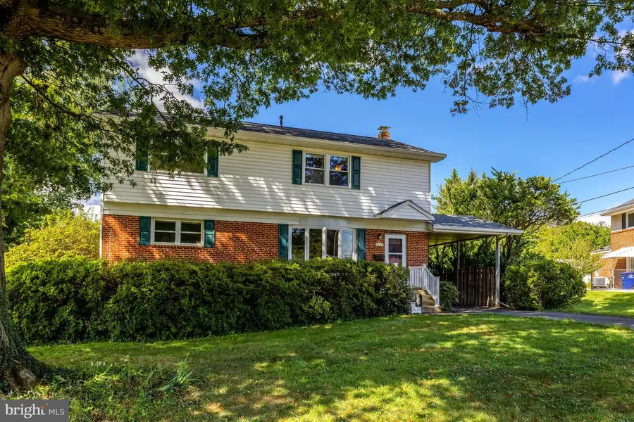 10244 Dale Dr, Fairfax, VA 22030 - #3