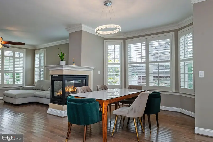 10601 School St, Fairfax, VA 22030 - #2