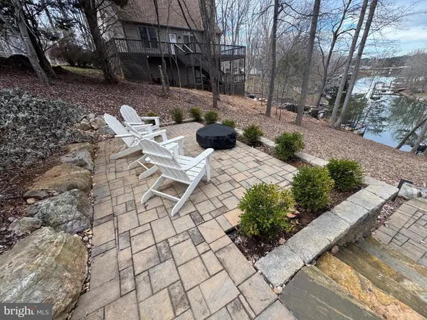 290 Dodee Ln, UNION HALL, VA 24176