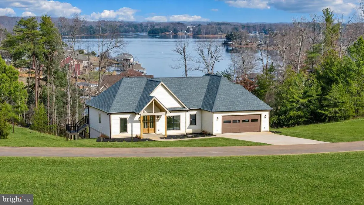 639 Compass Cove Cir, Moneta, VA 24121 - #1