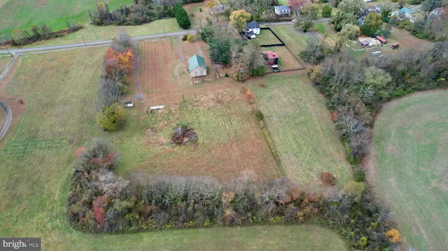 7035 Leeds Manor, Marshall, VA 20115 - Image #2