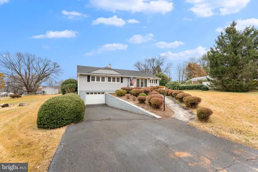 565 Solgrove Rd, Warrenton, VA 20186 - Image #3