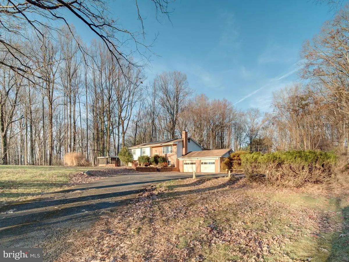 9315 Lees Ridge Rd, Warrenton, VA 20186 - Image #1