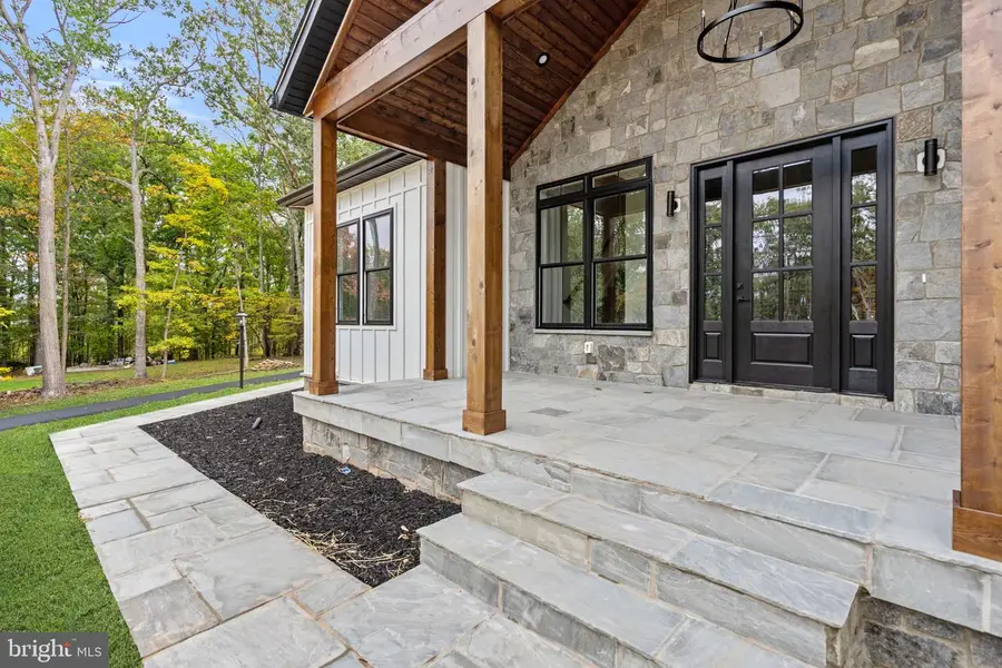 5355 Hillside Dr, Warrenton, VA 20187 - Image #3