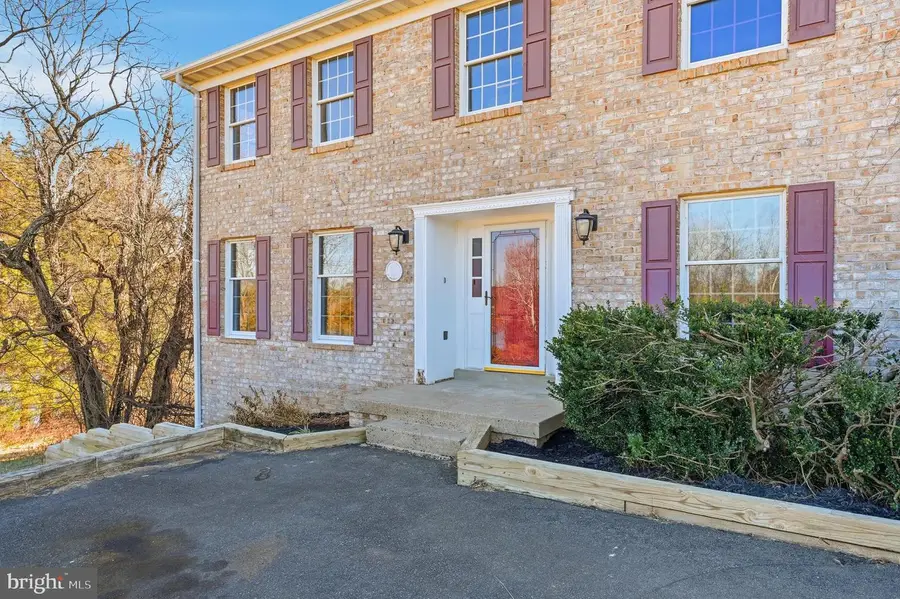 6743 Lake Dr, Warrenton, VA 20187 - #2