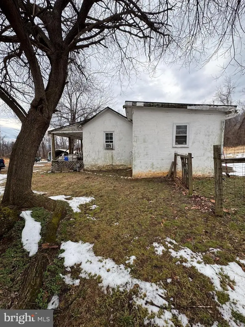 3847 Leeds Manor Rd, Marshall, VA 20115 - #2