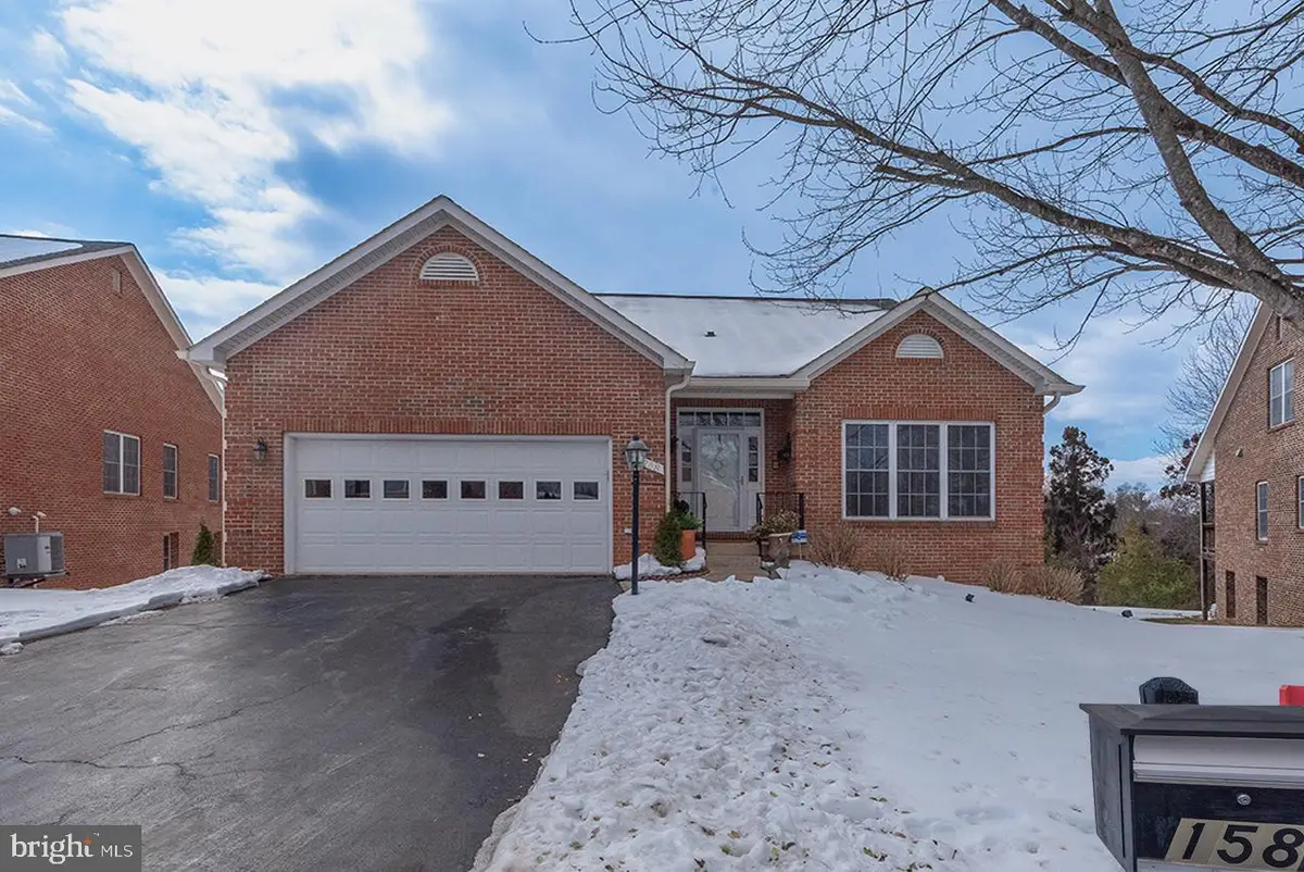 158 N View Cir, Warrenton, VA 20186 - #1