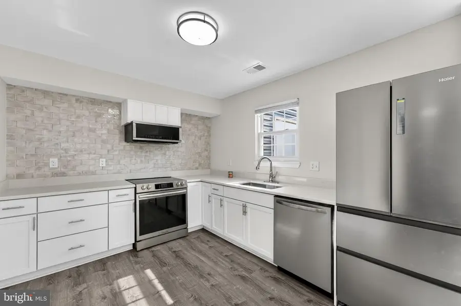 8611 Harrison Ct, Marshall, VA 20115 - #3