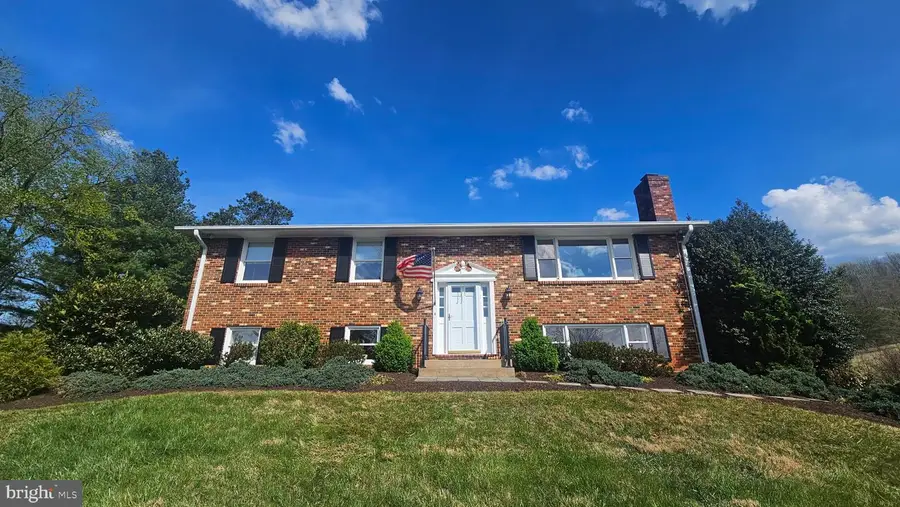 6163 Georgetown Rd, Broad Run, VA 20137 - #2