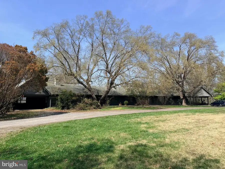 2517 Five Points Rd, Marshall, VA 20115 - #2