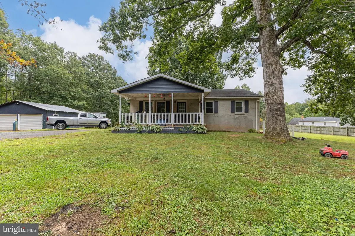 13517 Silver Hill Rd, Sumerduck, VA 22742 - #1