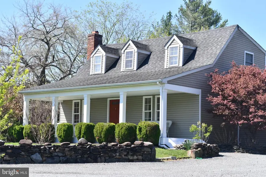 8446 Turnbull Rd, Warrenton, VA 20186 - #2