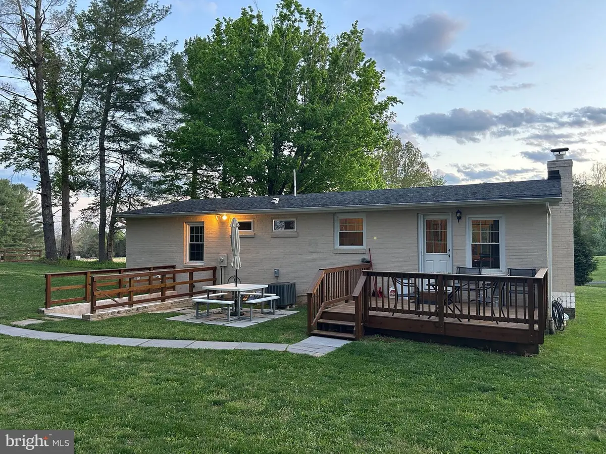 9452 Piney Mountain Rd, Warrenton, VA 20186 - #1