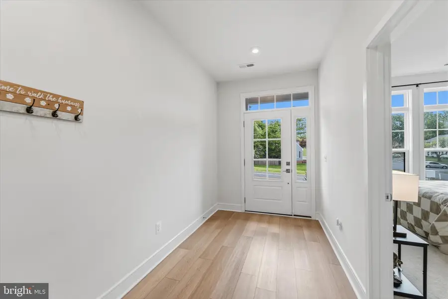 4256 Frost St, Marshall, VA 20115 - #2