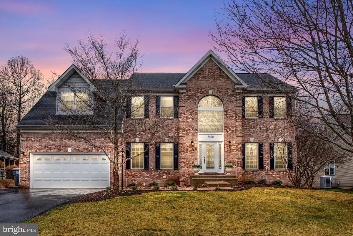 7490 Admiral Nelson Dr, Warrenton, VA 20186 - #1