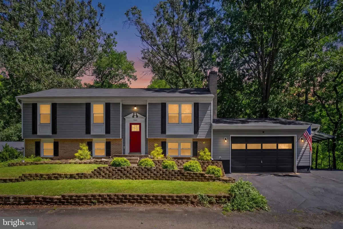 7403 Waterford Ln, Warrenton, VA 20187 - #1