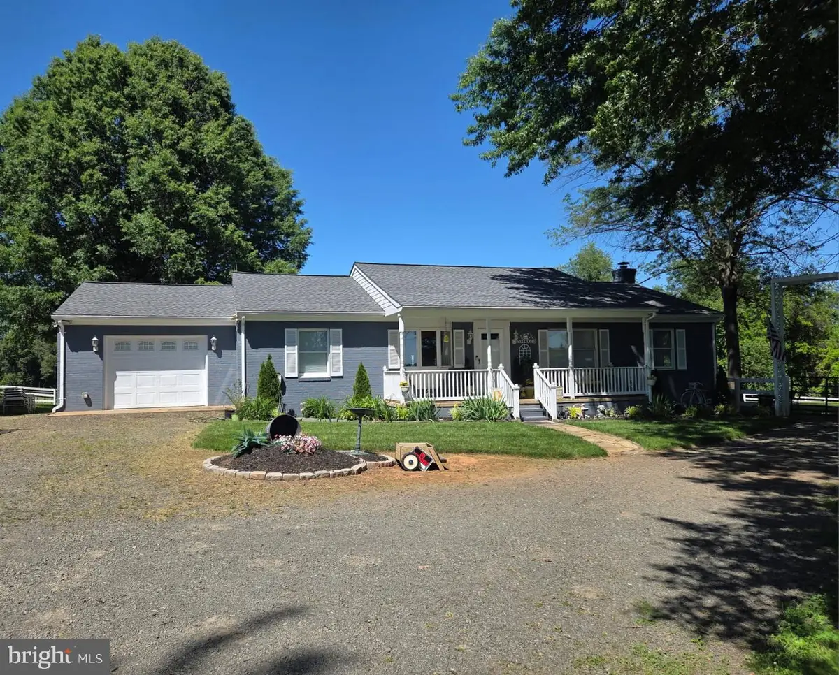 9189 Lees Ridge Rd, Warrenton, VA 20186 - #1