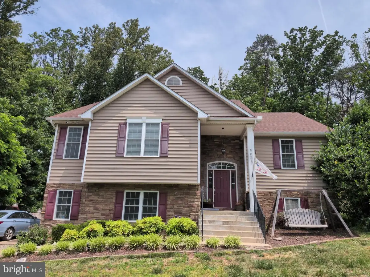 6688 Kelly Rd, Warrenton, VA 20187 - #1