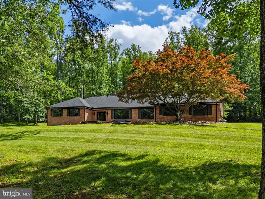 5920 Hunton Wood Dr, Broad Run, VA 20137 - #2