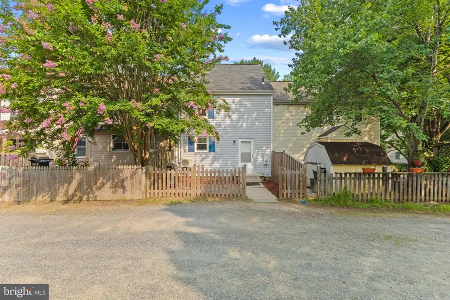 8474 Emerald Ln, Marshall, VA 20115 - #2