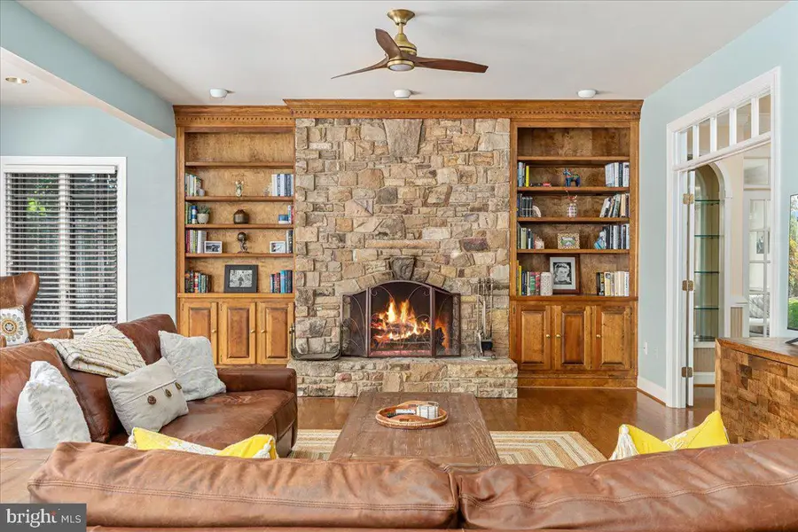 6595 Chesapeake Pl, Warrenton, VA 20187 - #3
