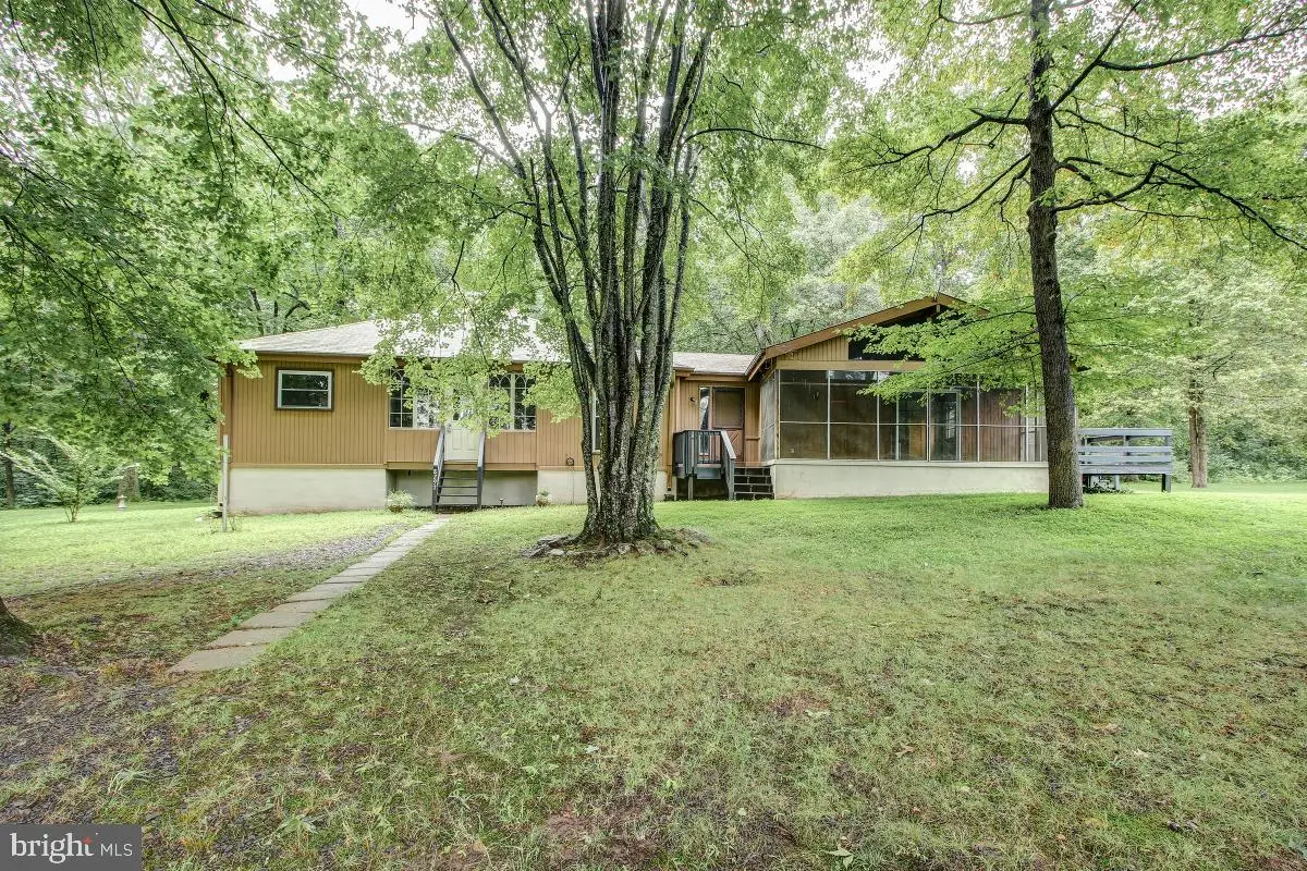 8297 Squires Ln, Warrenton, VA 20187 - #1