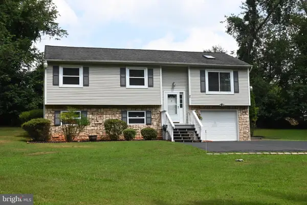 7463 Suncrest Dr, WARRENTON, VA 20187