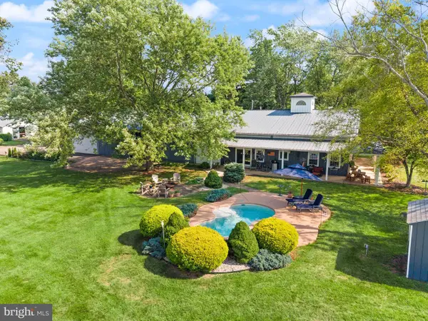 9551 Green Rd, MIDLAND, VA 22728