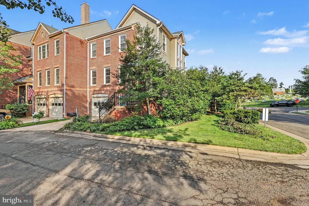 102 Mosby Cir, Warrenton, VA 20186 - #1