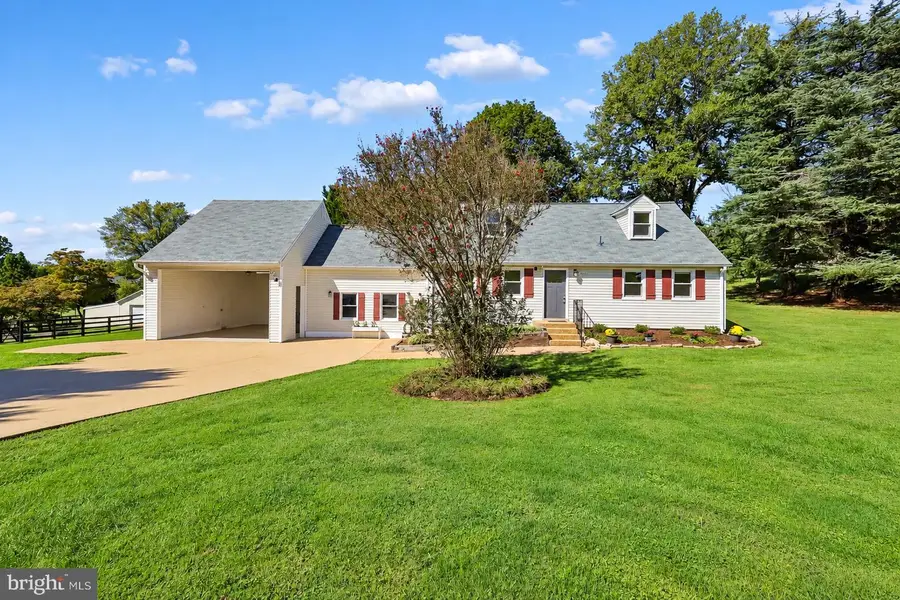 7046 Skyland Dr, Warrenton, VA 20187 - #2
