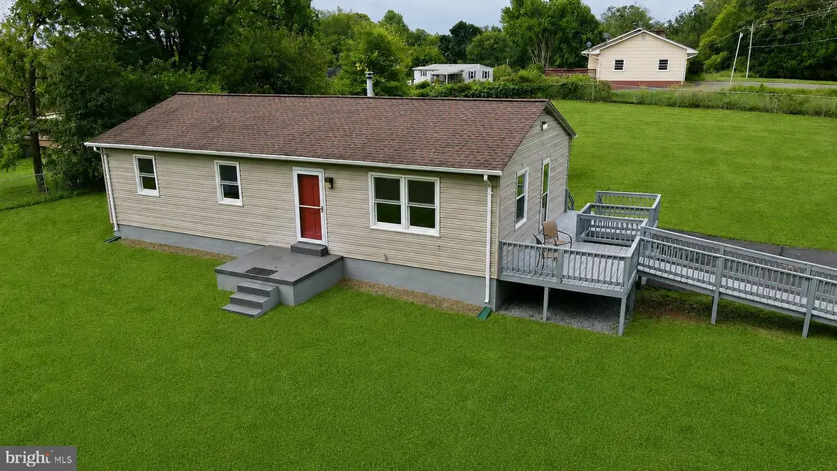 9787 Lees Mill Rd, Warrenton, VA 20186 - #1