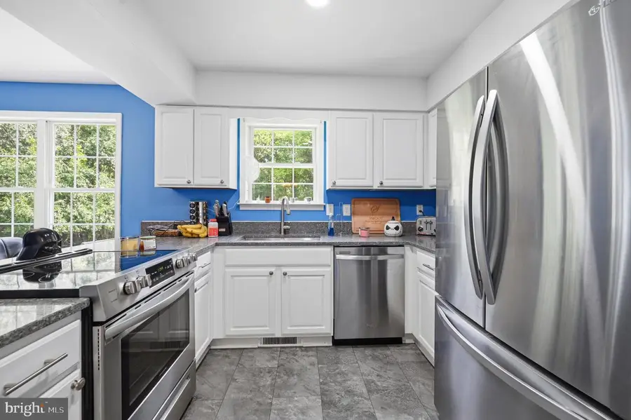 11876 Poland Ct, Remington, VA 22734 - #3