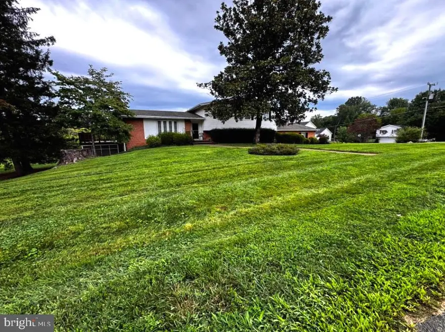 7260 Mosby Dr, Warrenton, VA 20187 - #2
