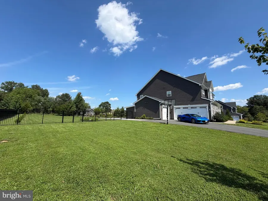 9812 Thoroughbred Rd, Warrenton, VA 20187 - #3