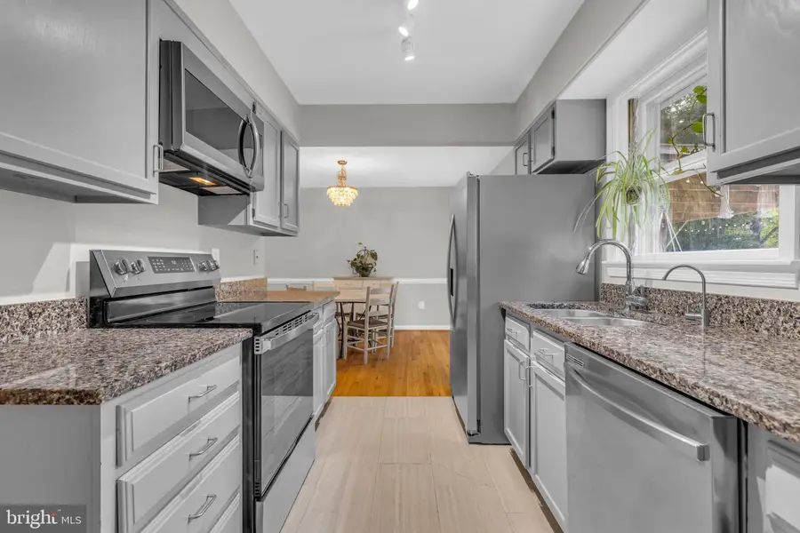 5238 Graystone Rd, Warrenton, VA 20187 - #3